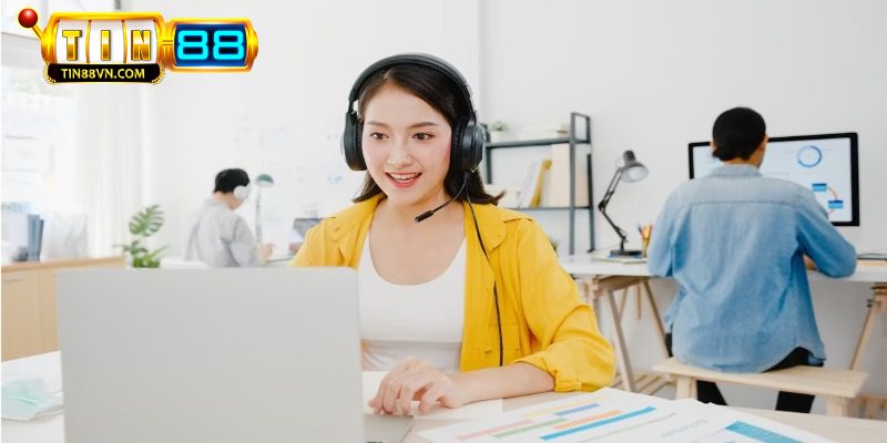 Liên hệ qua mạng xã hội